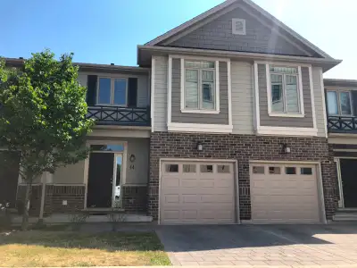 Two story townhome with a fully finished basement. Spacious design located in the desirable Masonvil...