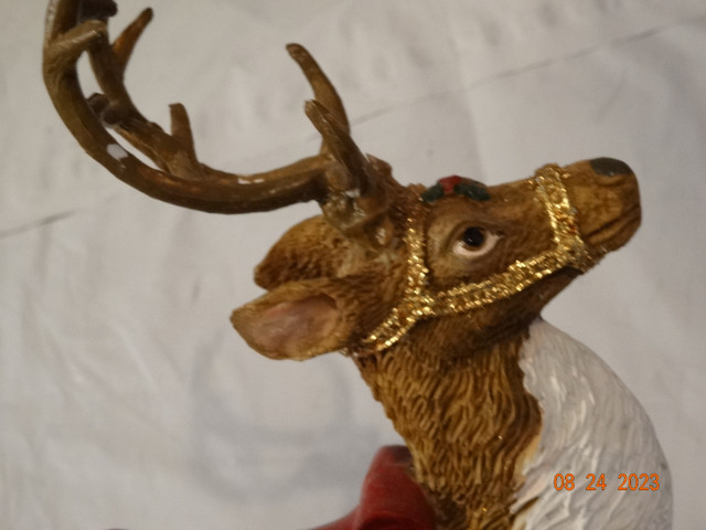 Reindeer , molded, excellent detail, minor repair in Holiday, Event & Seasonal in Kelowna - Image 2