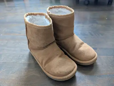 Bottes Ugg taille 13, View more