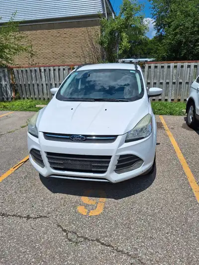 2014 Ford Escape SE front wheel drive It comes with winter tires on rims, as well as all seasons on...