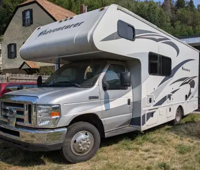 2019 Adventurer 23rb On Ford 350 chassis. 23 feet long 73,138 km I lived and travelled in this motor...