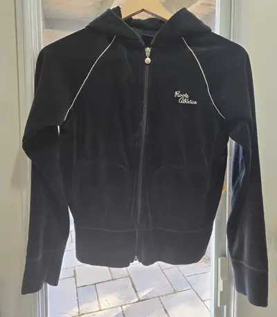 ROOTS velour Hoodie Size small, View more