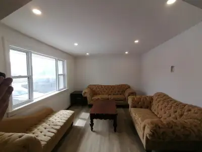 - East London, Trafalgar & Hale - Utilities Included) - One person per room - Shared washroom and ki...
