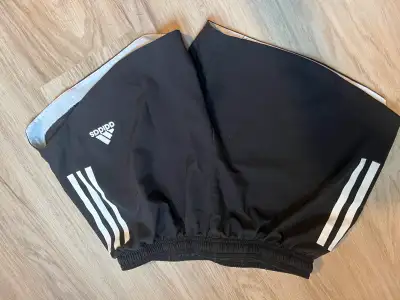 Woman’s Adidas shorts, View more