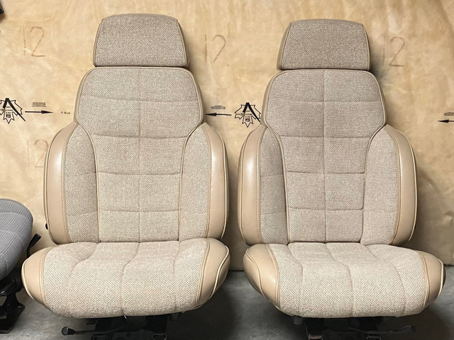 Jeep Cherokee XJ front seats in Auto Body Parts in Norfolk County