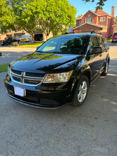 Key Features Engine & Performance: 2.4L 4-cylinder engine (173 hp) paired with a 4-speed automatic t...