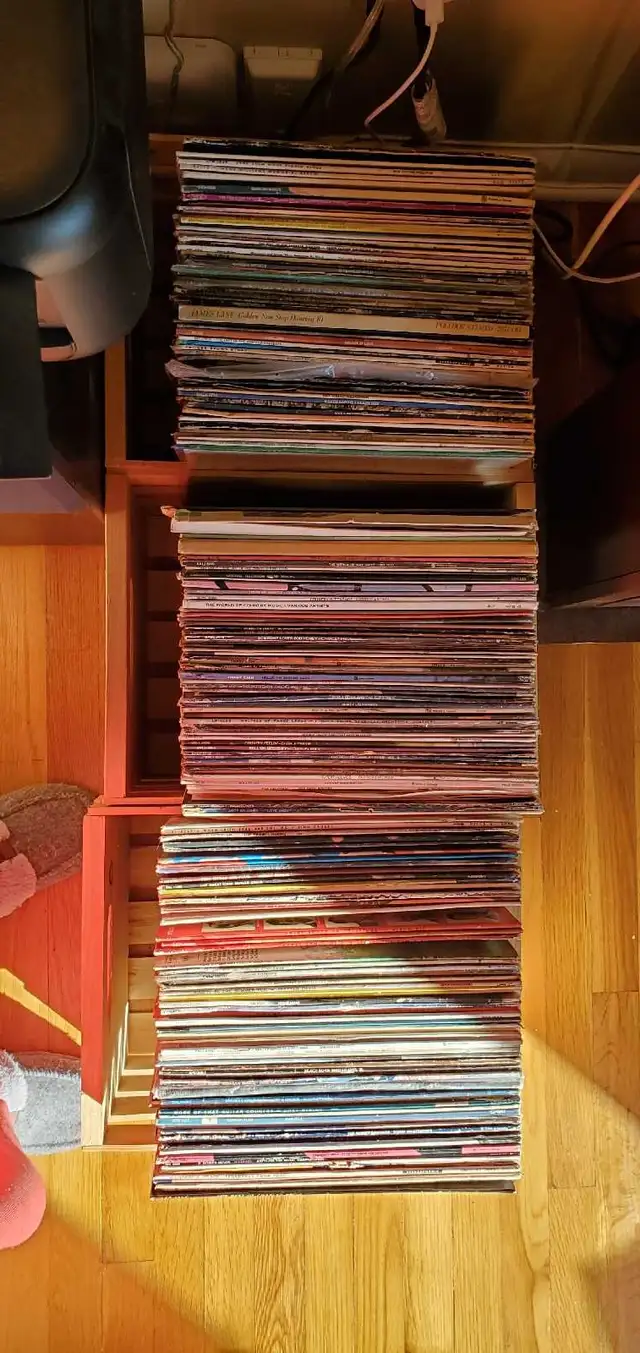 Vinyl records in General Electronics in Saint John - Image 2