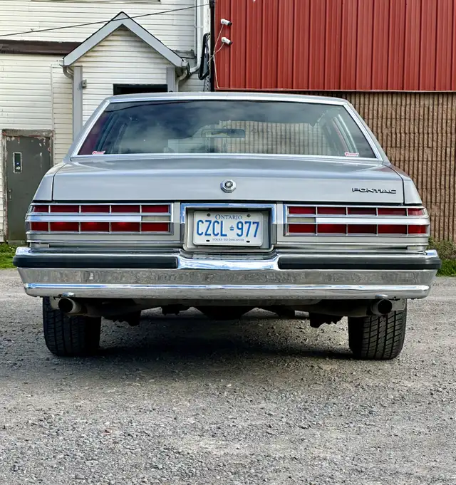 Pontiac Parisienne in Classic Cars in Muskoka - Image 4