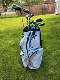 Women's Dunlop RIGHT Golf Clubs w/  Cart Bag 