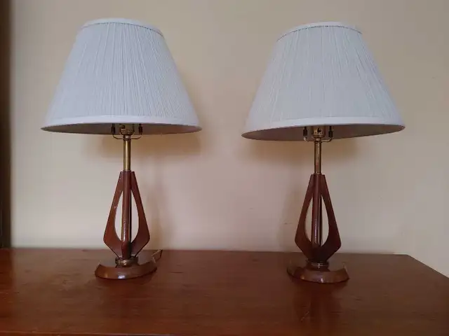 Midcentury table lamps in Indoor Lighting & Fans in City of Montréal - Image 3