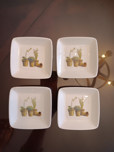 Charming little dish, set of 4, Butter Pad Holders From smoke free and pet free home