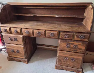 Roll top desk WITHOUT THE ROLL TOP, View more