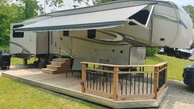 Offering: 2018 Jayco Eagle HT, MBOK 30.5, 36.7 ft lng You will love this trailer. Turn key.!! Many f...