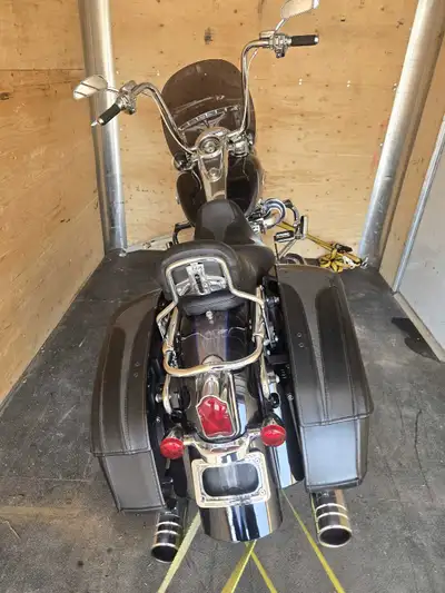 2008 Harley Davidson FLHRSE CVO Road King mile history disponible 13000$