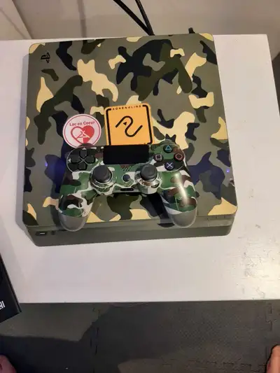 ps4 en très bon état, View more