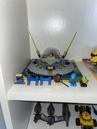 Lego 7052 - Alien Conquest - L’enlèvement de l’OVNI