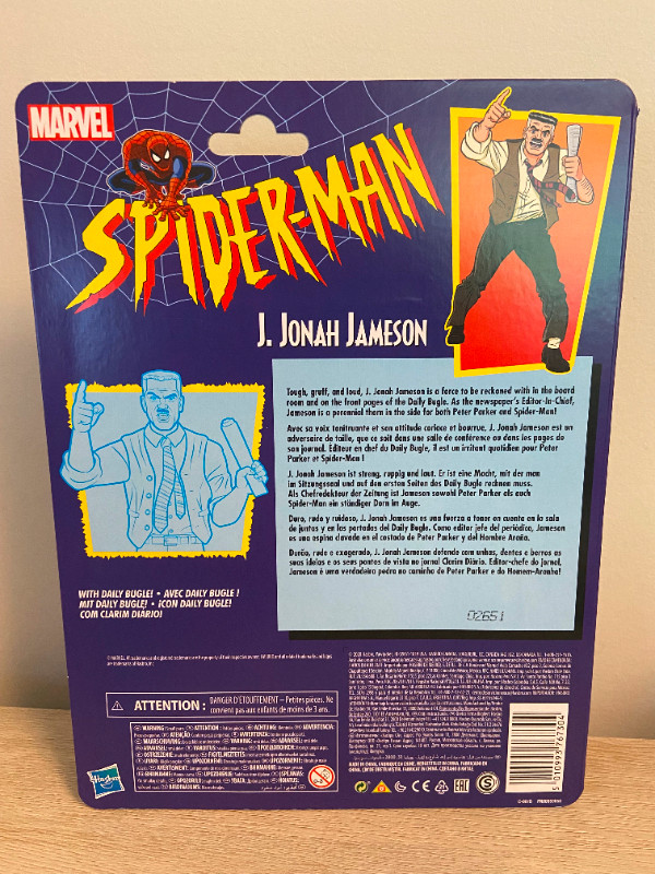 Marvel Legends Retro Spider-Man J Jonah Jameson Action Figure in Toys & Games in Mississauga / Peel Region - Image 2