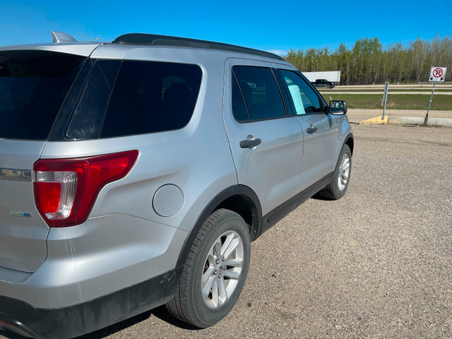 Ford Explorer 2016. 7 passenger. AWD. in Cars & Trucks in Edmonton - Image 3