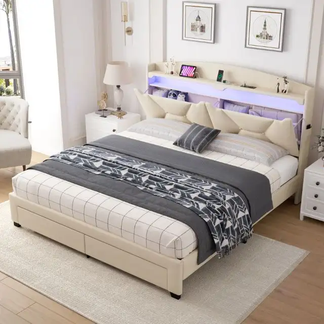 Elegant Platform Bed with Storage & Scalloped Headboard in Beds & Mattresses in Trois-Rivières - Image 3