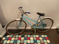 Vintage Cruiser Women’s small frame made in Canada with fenders 
