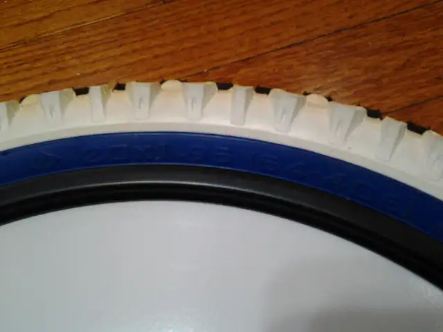 GT SUPER PEDAL BIKE TIRE 20" WALL HANGING MIRROR in Road in Edmonton - Image 6