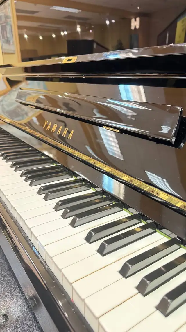 Yamaha Piano in Pianos & Keyboards in Longueuil / South Shore - Image 9
