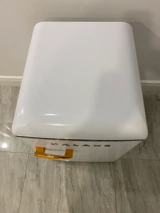 Sold - Galanz Mini Retro Fridge/Refrigerator - Sold in Refrigerators in Mississauga / Peel Region - Image 6
