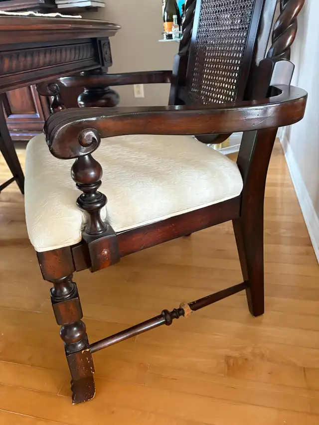 Solid Wood Dining Room Set – Table, 6 Chairs in Dining Tables & Sets in Laval / North Shore - Image 4