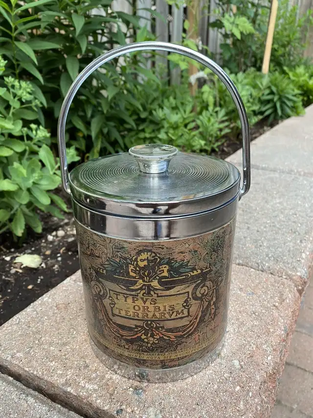 VINTAGE DECORATIVE ICE BUCKET $20