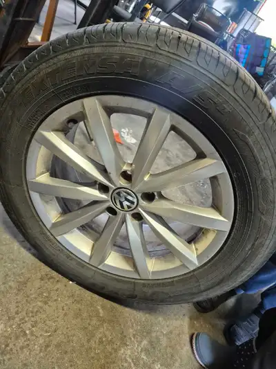 Almost brand new toyo extensa a/s2 tires 235/55R17 with 2017 Volkwagen tiguan alloy rims, don't have...