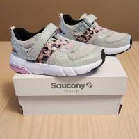 Saucony jazz shoes size 7 pink leopard 