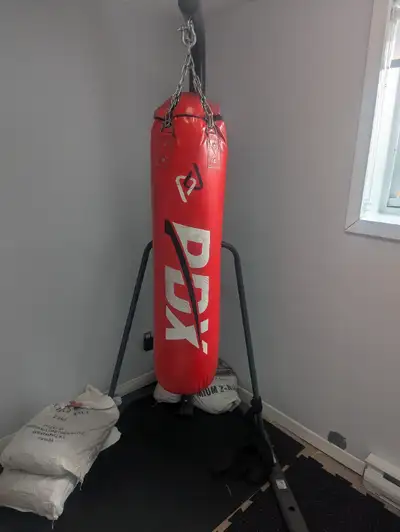 sac de frappe 100 lbs / boxe avec support, View more