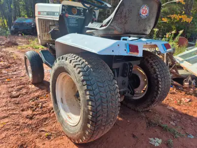 Older heavy duty garden tractor, delivery available only asking $500 obo was told motor was recently...