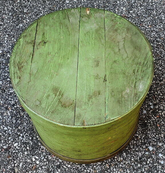 Vintage 1930s handmade round wooden butter / cheese box with lid in Arts & Collectibles in City of Toronto - Image 2