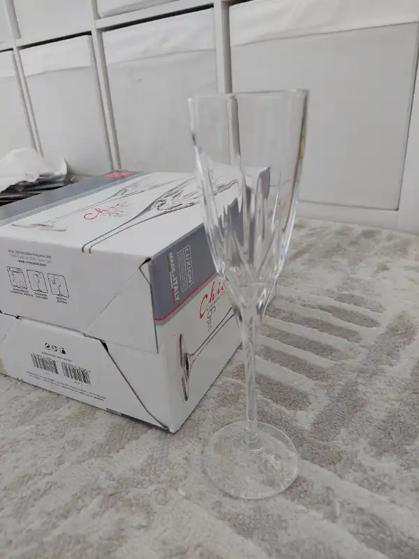 RCR CRISTALLERIA ITALIANA SET OF 6 CHAMPAGNE FLUTES! in Kitchen & Dining Wares in Calgary - Image 8