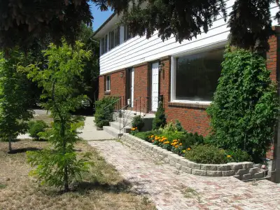 carport Fully furnished home for students, international students, working travellers. Kitchen is fu...
