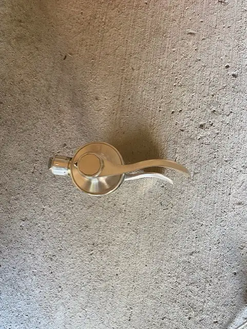 Closet door knobs460680325644963843
