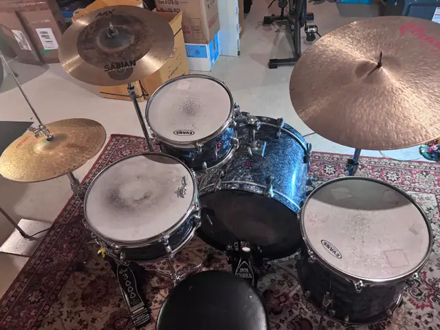 A Vintage Professional Premier Drums Set in Drums & Percussion in Oshawa / Durham Region - Image 6