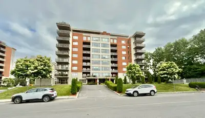 Condo 4/12 à louer à ville St-Laurent