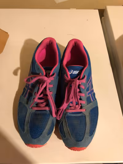 I have for sale first pic size 8.5 girls asics running shoes, asking 20.00 second pic size 6 asking...