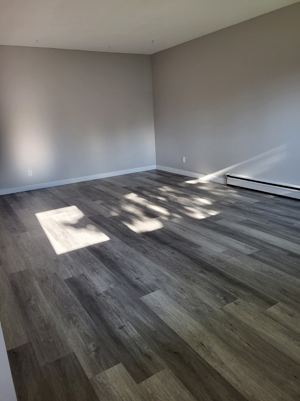 Spacious 2 Bedroom Apartment for Rent October 15th 3
