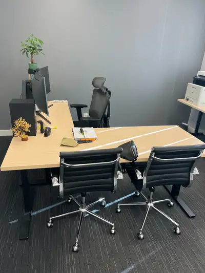 Steelcase Office furniture - 5 Professional Cubicles - 2 Executive recliner desks - 1 Oak conference...