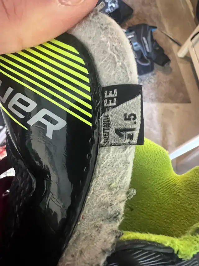 Junior goalie equipment in Hockey in City of Toronto - Image 2