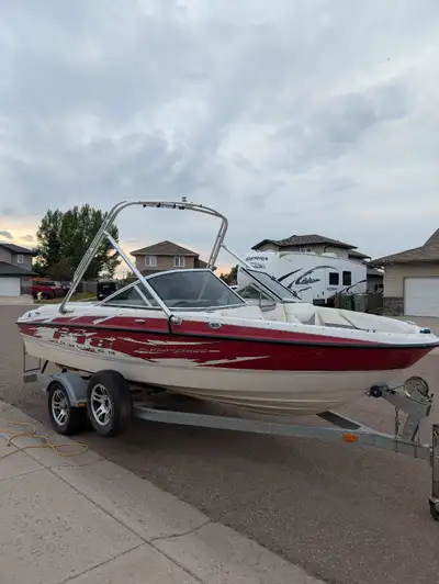 2008 Bayliner F18 Flight Series 18.5 ft, 4.3L Mercruiser, 190HP, Alpha 1 leg, wakeboard tower, new L...