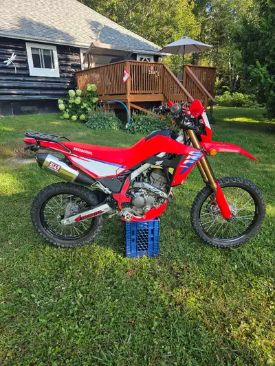 Original owner purchased new and has 1600 kms. Extremely usable bike and very reliable. Never abused...