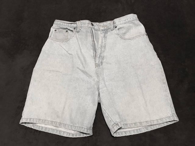 Jessie Blue Denim Shorts - Women's size 16 dans Femmes - Pantalons et shorts  à Ouest de l’Île - Image 3
