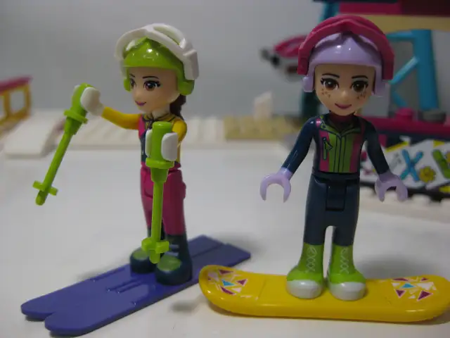 Lego Friends Snow Resort Ski Lift (complete with manual) in Toys & Games in Ottawa - Image 7