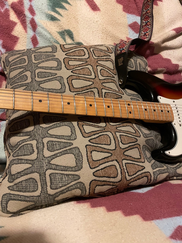 Left Handed Fender Stratocaster MIM in Guitars in Terrace - Image 4