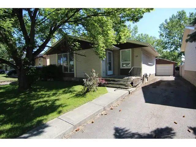Abbeydale 2 bedroom bsmt legal suite ,sep entrance, $1080/ 40%ut
