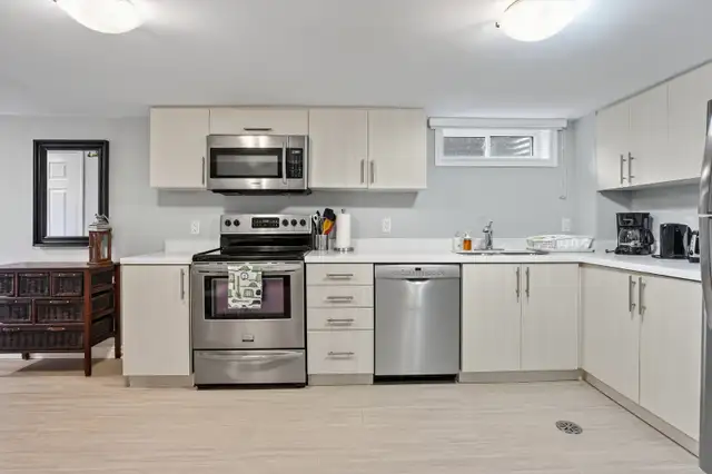 Beautiful 2 BR furnished incl utilities, wi-fi, laundry, parking in Short Term Rentals in Kitchener / Waterloo - Image 8